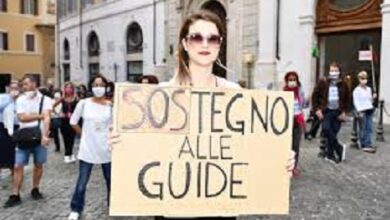 Photo of ANCHE LE GUIDE E GLI ACCOMPAGNATORI TURISTICI ABILITATI SONO SCESI IN PIAZZA