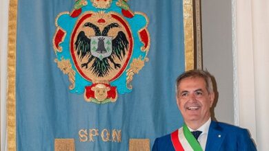Photo of Nola: Il sindaco Gaetano Minieri sfiduciato