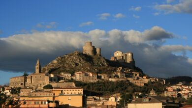 Photo of Montesarchio: Il vaso con la valigia pronta!