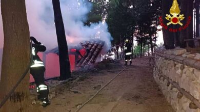 Photo of Sirignano: A fuoco baita nella Pineta del Ciglio