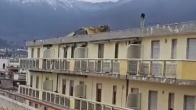 Photo of Emergenza a Cicciano: Il Forte Vento scoperchia un edificio
