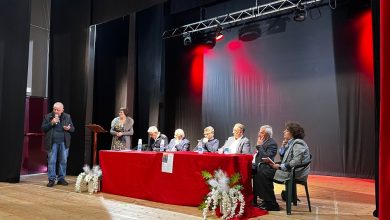 Photo of Presentata a Baiano, la raccolta di poesie di Stefano Acierno e Tina Sarnelli in una bella mattinata di cultura e di poesia