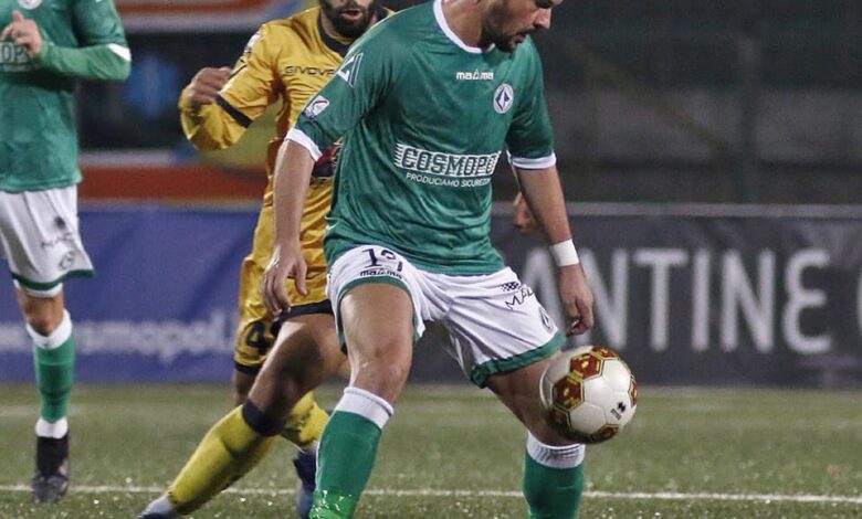 Photo of Avellino-Casertana 3-1: Maniero show, tutto facile per i lupi