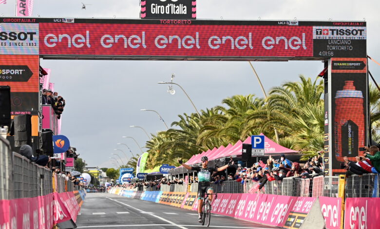 Photo of CICLISMO / GIRO D’ITALIA: PETER SAGAN RIASSAPORA LA VITTORIA