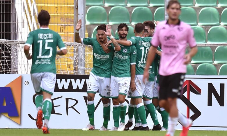 Photo of Foggia-Avellino 1-2: 3 su 3 in trasferta, la formazione irpina vola in classifica