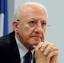 Photo of De Luca: “Per 10 anni c’è stata la ciucciaria al potere. Uno vale uno è una stupidaggine”