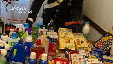 Photo of Rubano nel supermercato, dove lavorano: arrestati in flagranza di reato