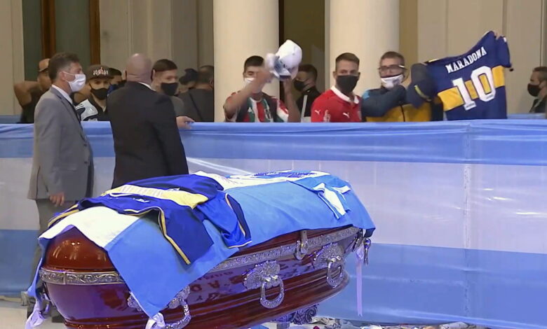 Photo of MARADONA: L’AVVOCATO ACCUSA “RITARDI NEI SOCCORSI”