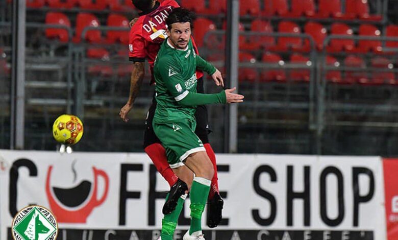 Photo of Juve Stabia-Avellino 0-1, capolavoro perfetto: Maniero porta i lupi al secondo posto