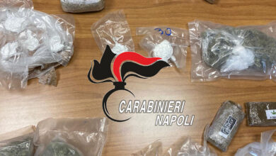 Photo of Napoli / Rione Traiano: Sequestrata una pistola pronta a far fuoco e oltre 2 chili di droga