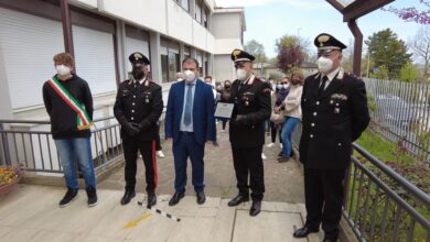 Photo of Torella dei Lombardi\ I Carabinieri sventarono il furto di pc alla scuola elementare a dicembre, oggi i ringraziamenti degli alunni