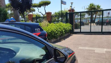 Photo of BACOLI: rissa tra giovanissimi a colpi di casco, tirapugni e coltelli. Denunciate 9 persone