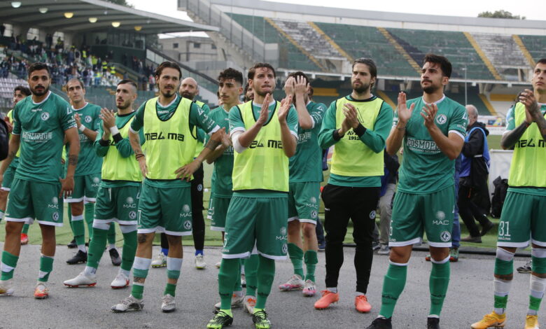 Photo of Rompete le righe dell’Avellino, D’Agostino: “Abbiamo gettato le fondamenta per costruire una squadra solida, che sia capace di affrontare nuove sfide”