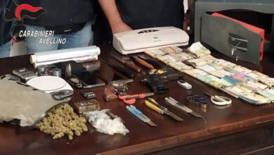 Photo of Montoro\ Spaccio di stupefacenti: arrestati due fratelli pusher