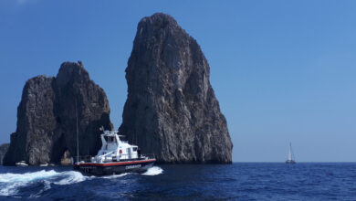 Photo of Capri e penisola sorrentina: Droga ai bagnanti di Marina Piccola, denunciato 31enne.
