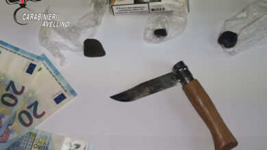 Photo of Mercogliano\ Carabinieri libero dal servizio si imbatte in uno spacciatore: denunciato 20enne