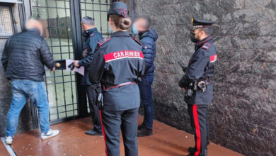 Photo of Lite condominiale sfocia nel sangue. Donna grave. Arrestati 4 vicini