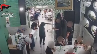 Photo of Casavatore, rapina in pizzeria con armi puntate contro i bambini: fermati tre soggetti